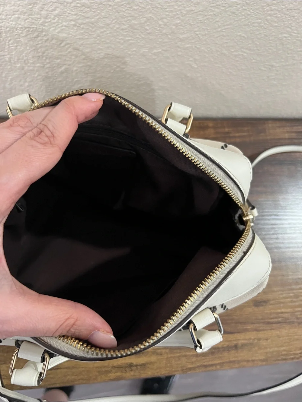 Coach White and Black Chevron Mini Bennett (F49055)